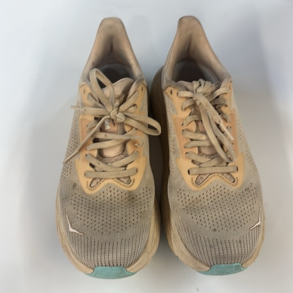 Used Cream pink Arahi 7 Hoka womens size 9B - Picture 2 of 6